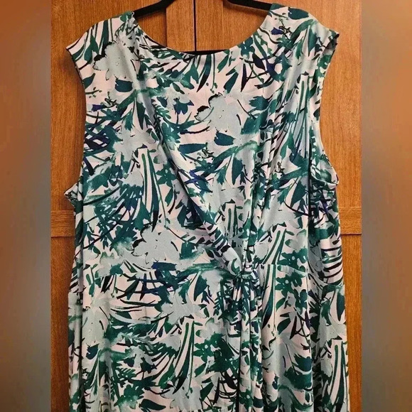 Lane Bryant Floral Sleeveless Dress PLUS SIZE (26/28) - Picture 2 of 6